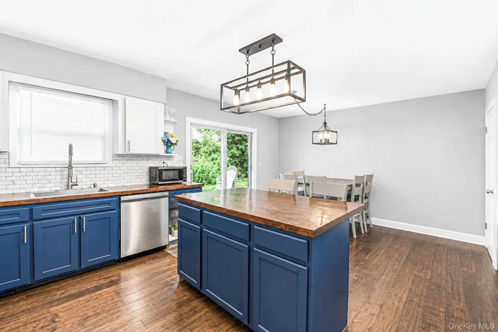 30 Ashland Street Mount Sinai, NY 11766