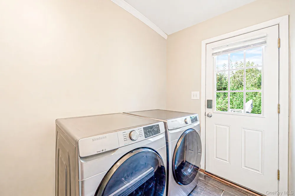 30 Ashland Street Mount Sinai, NY 11766
