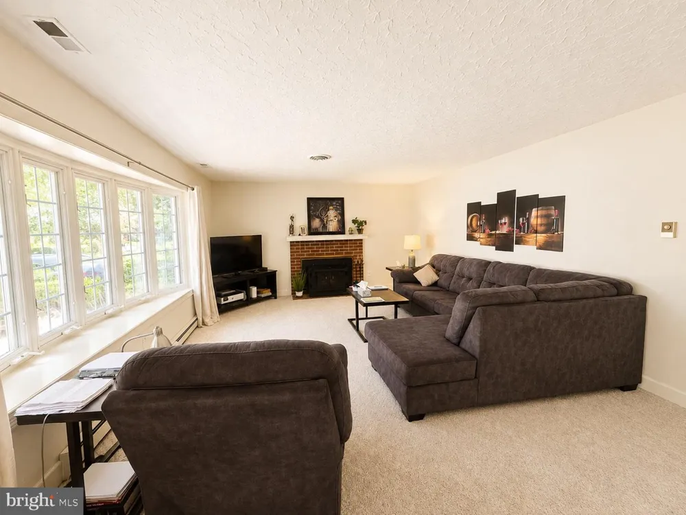 16 BUENA VISTA AVENUE Cambridge, MD 21613