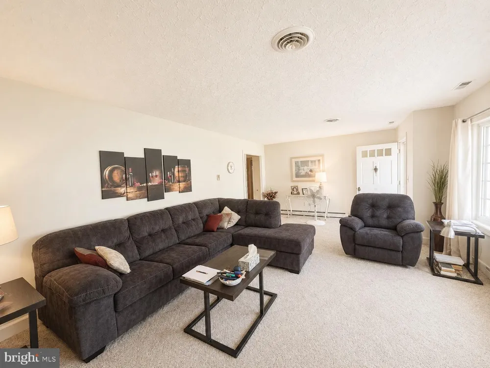16 BUENA VISTA AVENUE Cambridge, MD 21613