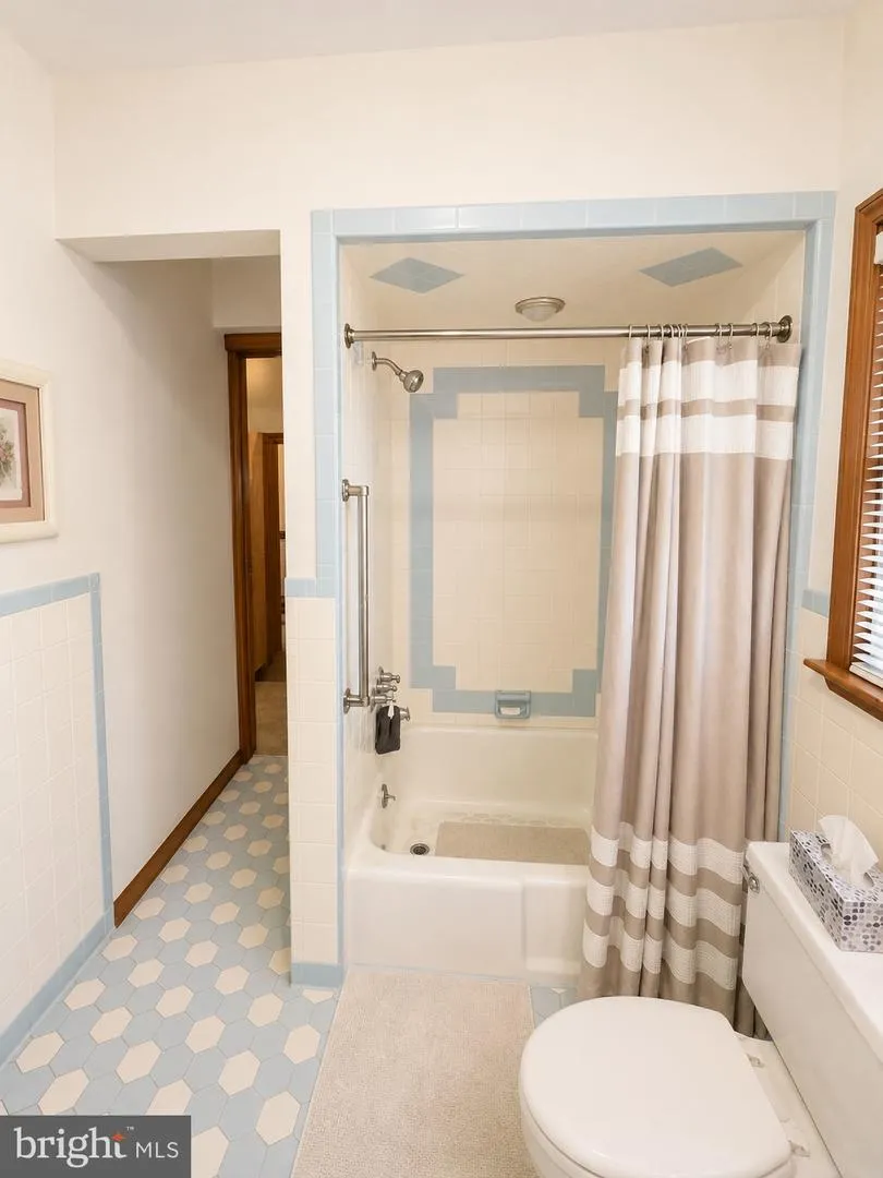 16 BUENA VISTA AVENUE Cambridge, MD 21613
