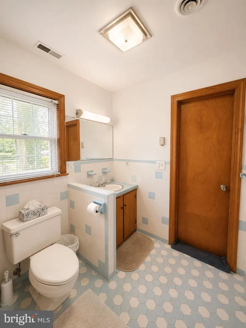 16 BUENA VISTA AVENUE Cambridge, MD 21613