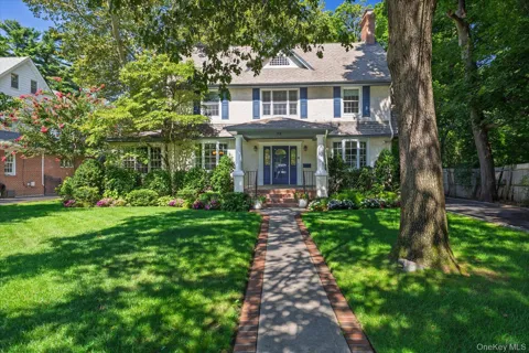 72 Broadway