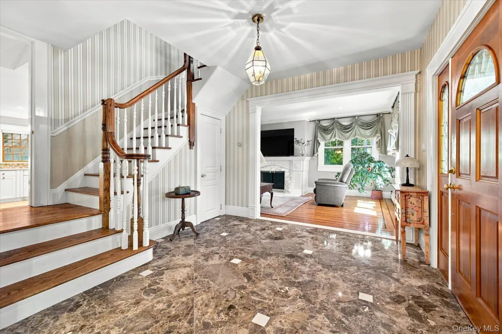 72 Broadway Rockville Centre, NY 11570