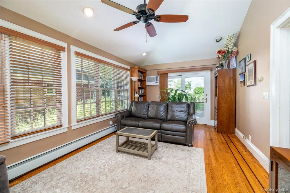 72 Broadway Rockville Centre, NY 11570