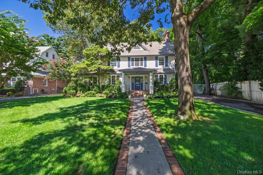 72 Broadway Rockville Centre, NY 11570