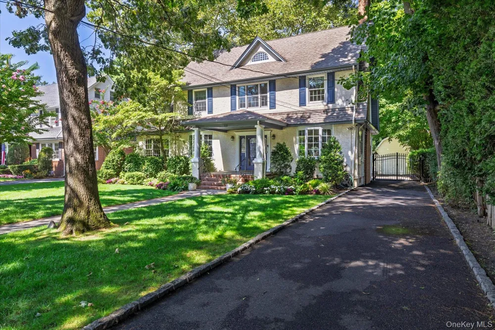 72 Broadway Rockville Centre, NY 11570