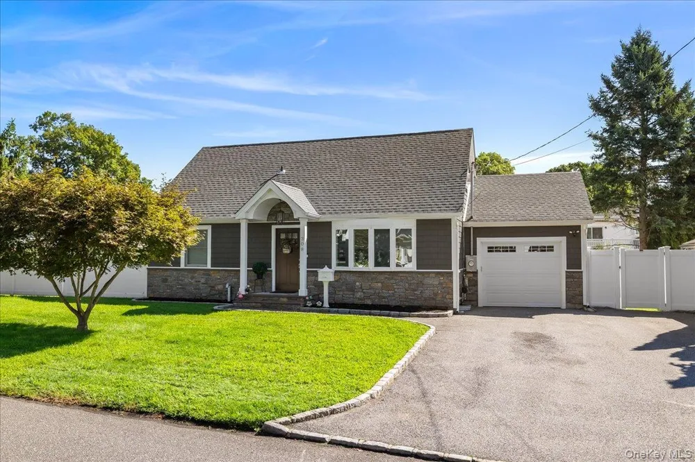 308 McCall Avenue West Islip, NY 11795