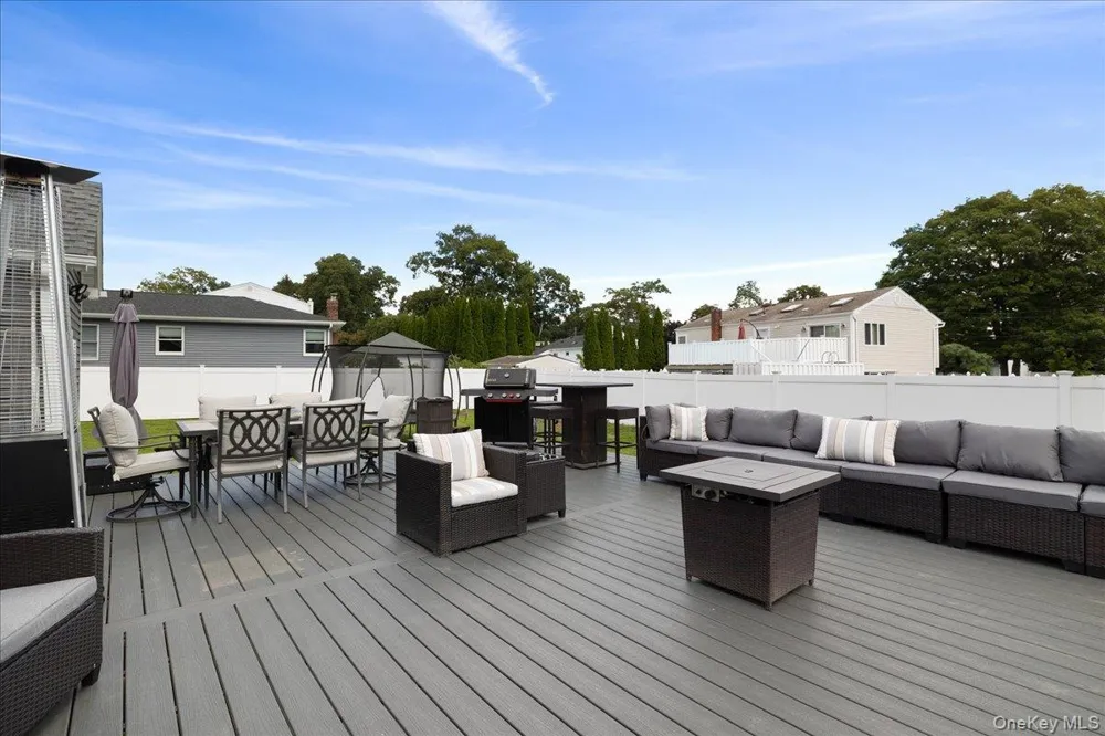 308 McCall Avenue West Islip, NY 11795