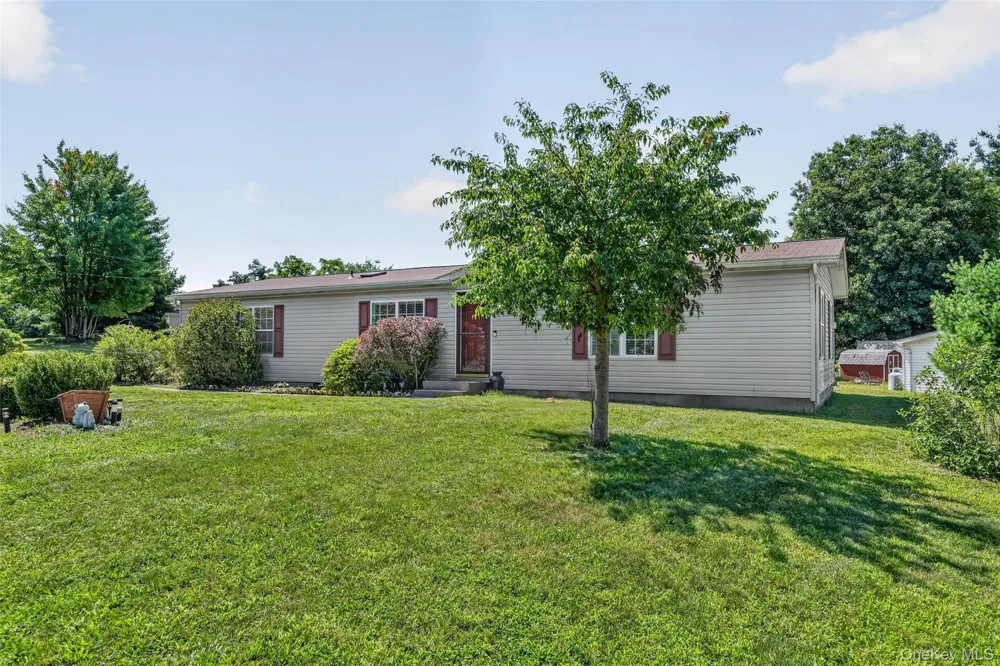 43 Palm Dr Bloomingburg, NY 12721