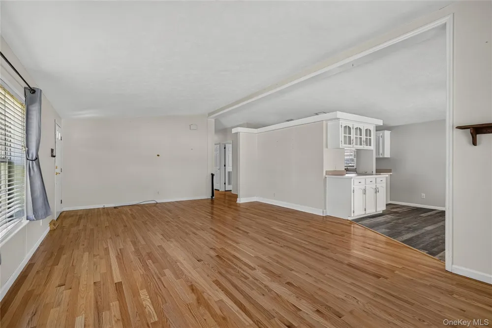 43 Palm Dr Bloomingburg, NY 12721