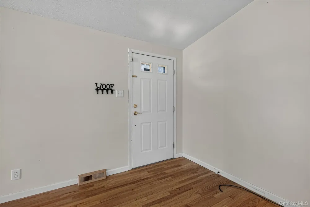 43 Palm Dr Bloomingburg, NY 12721