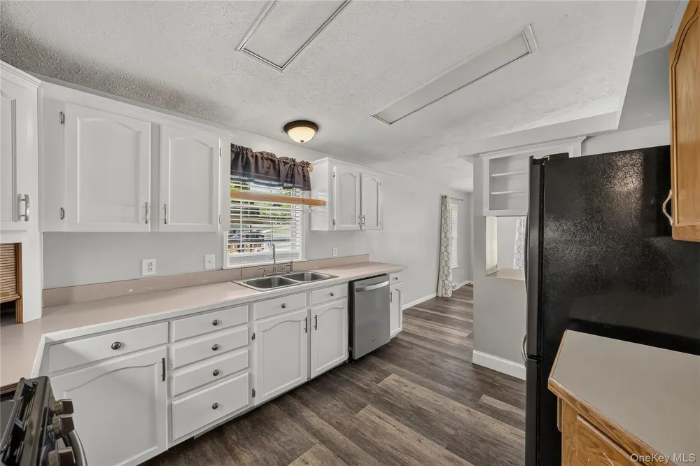43 Palm Dr Bloomingburg, NY 12721