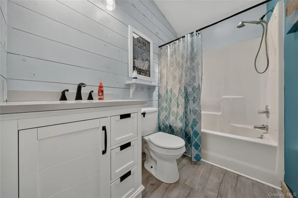 43 Palm Dr Bloomingburg, NY 12721