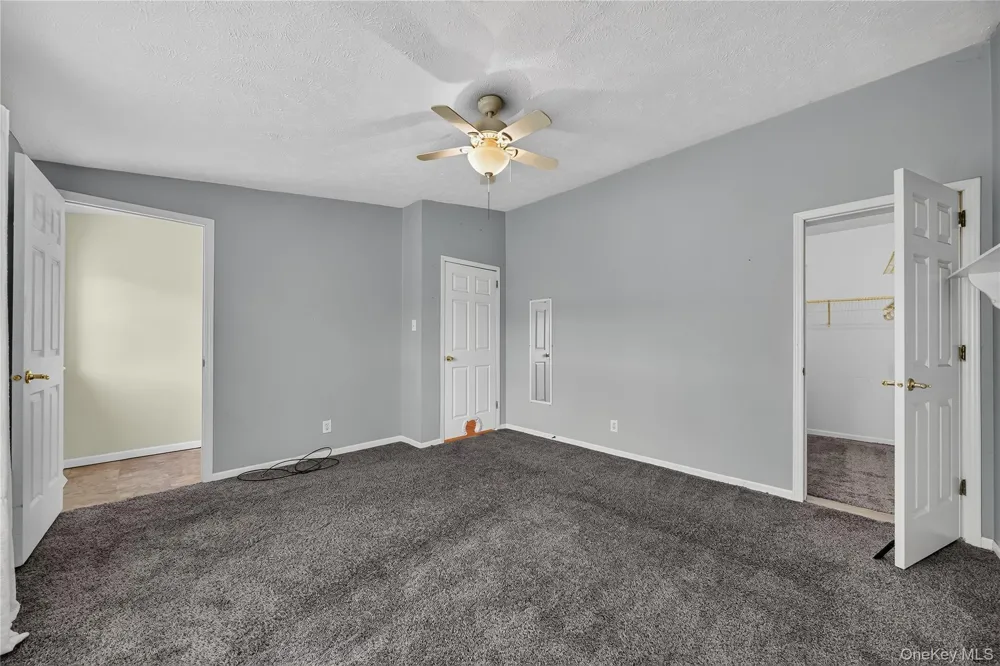 43 Palm Dr Bloomingburg, NY 12721