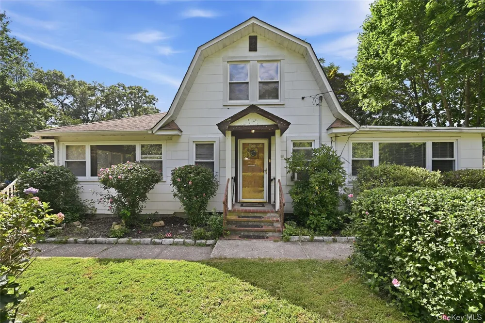 64 Satinwood Road Rocky Point, NY 11778