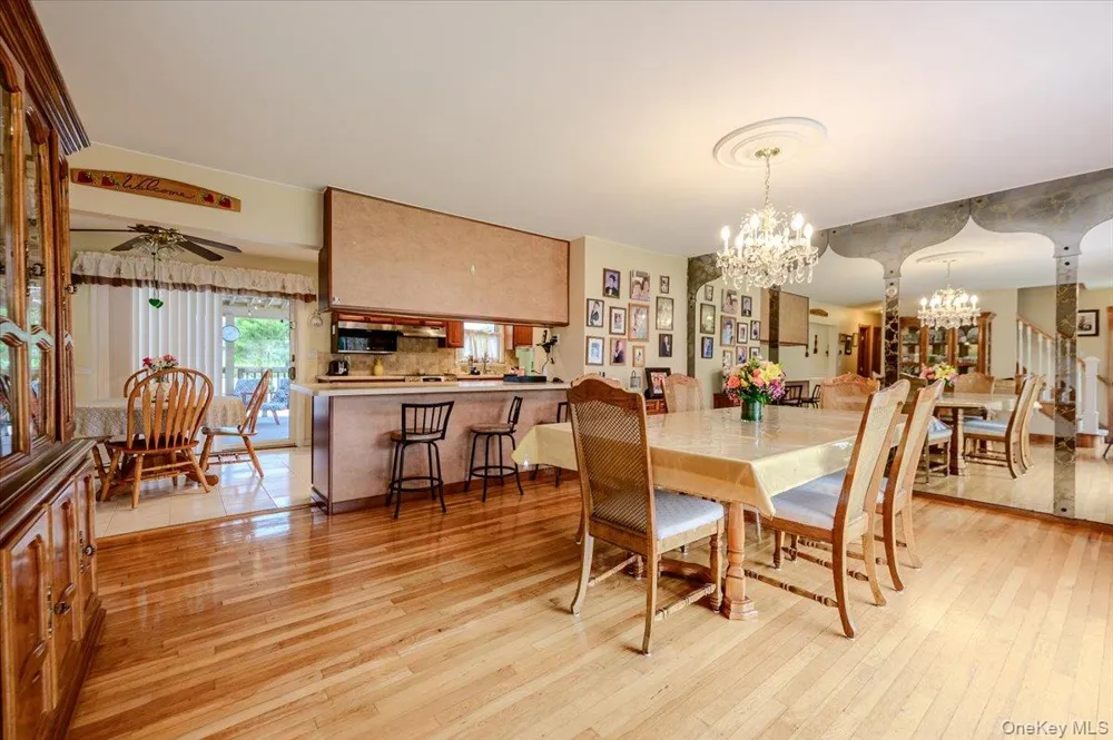 694 Pease Lane West Islip, NY 11795