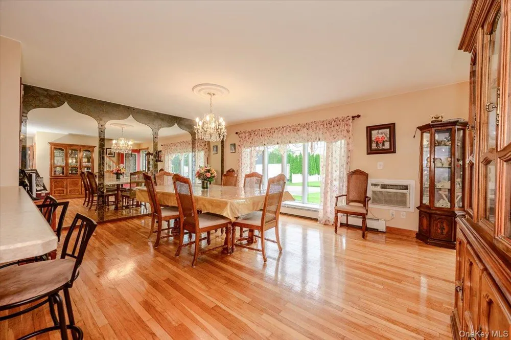 694 Pease Lane West Islip, NY 11795