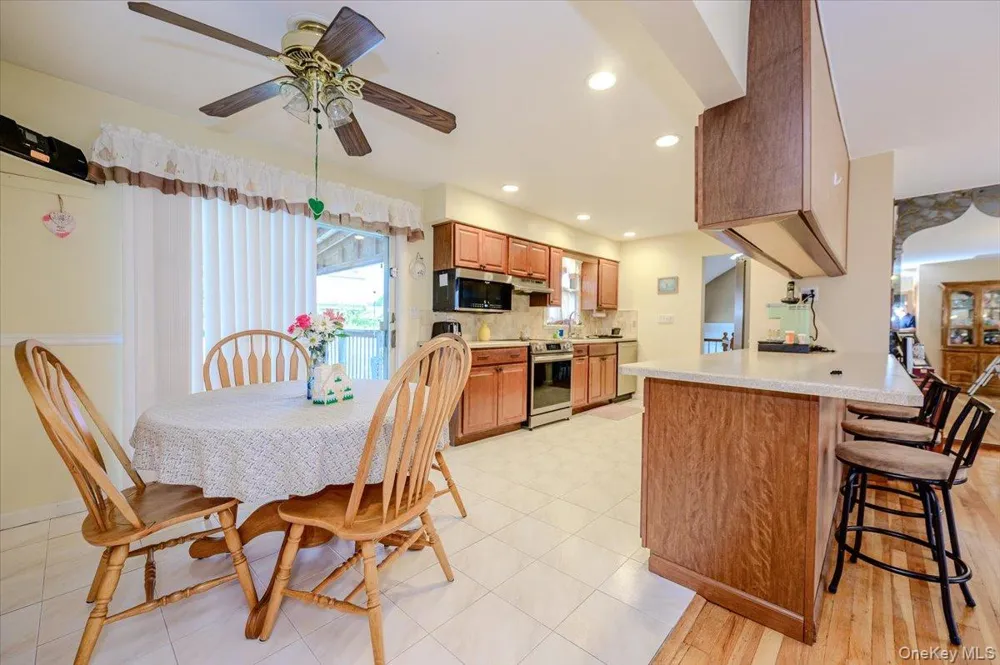 694 Pease Lane West Islip, NY 11795