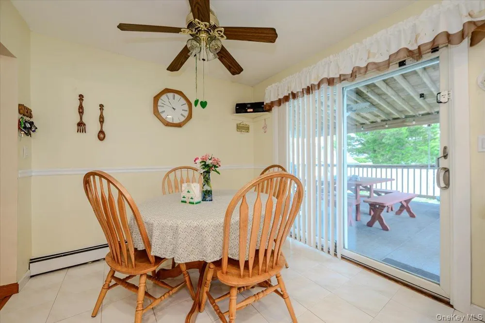 694 Pease Lane West Islip, NY 11795