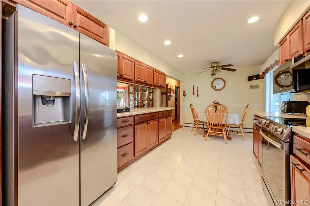 694 Pease Lane West Islip, NY 11795
