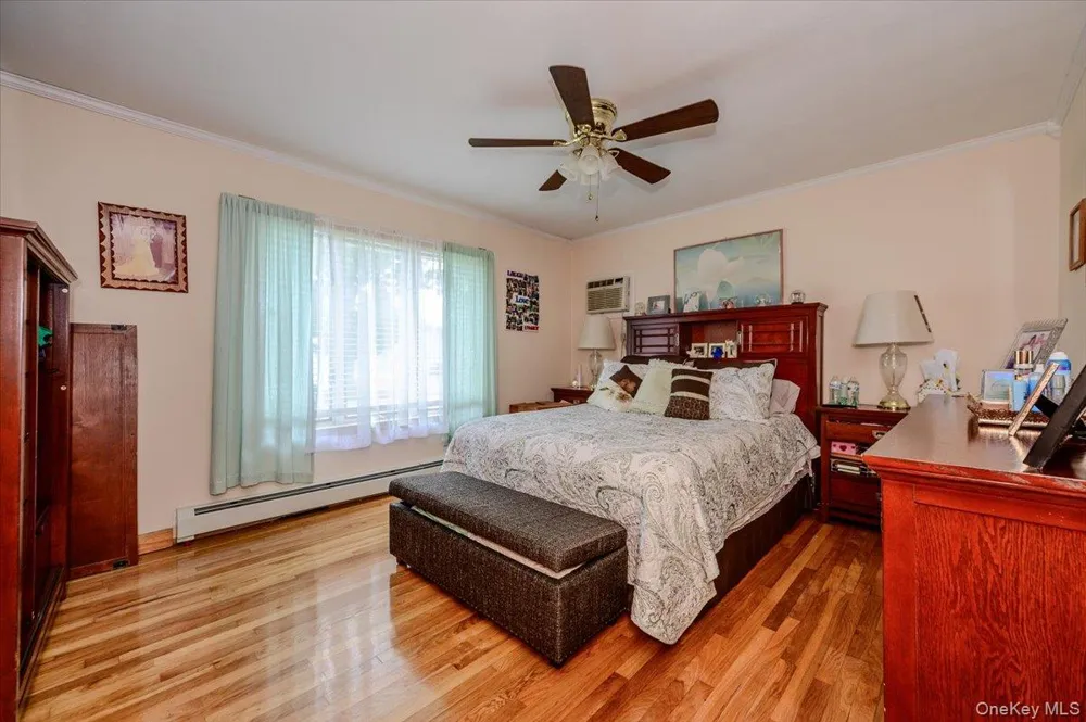 694 Pease Lane West Islip, NY 11795