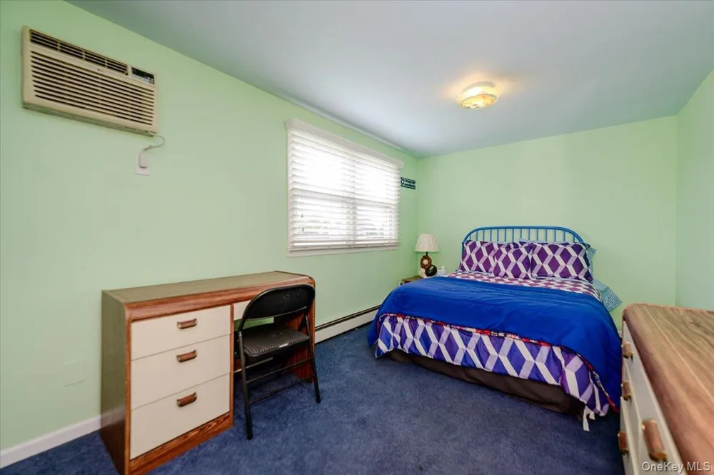 694 Pease Lane West Islip, NY 11795