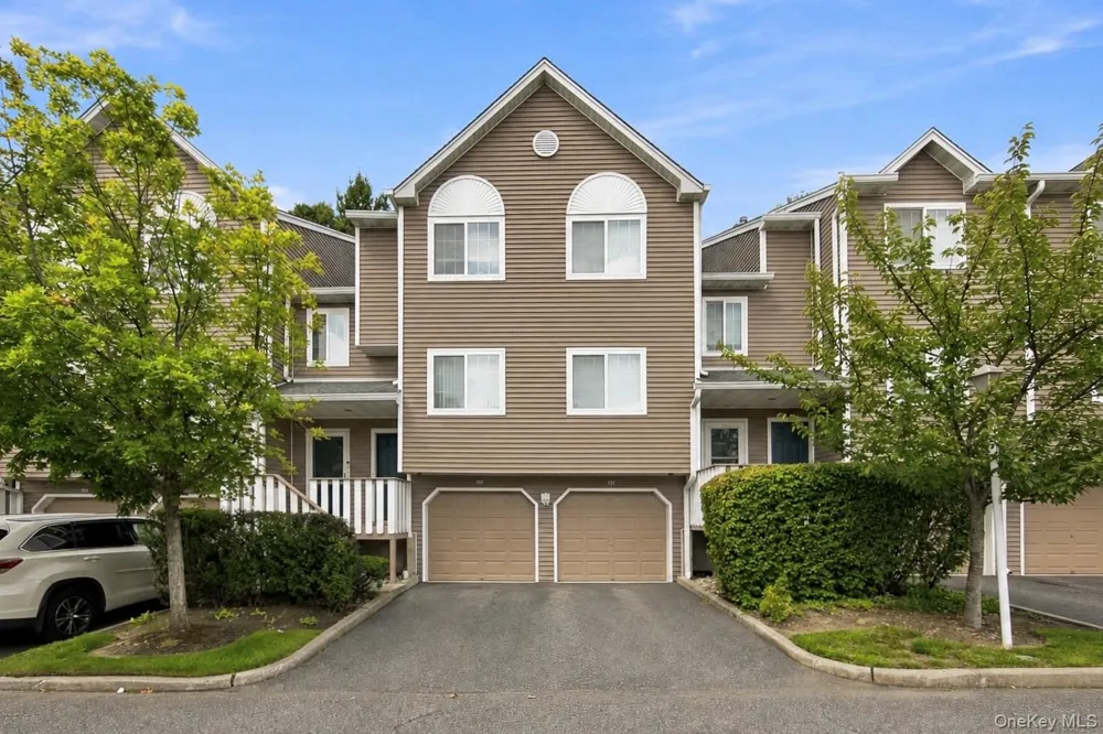 60 Eagle Ridge Way Nanuet, NY 10954