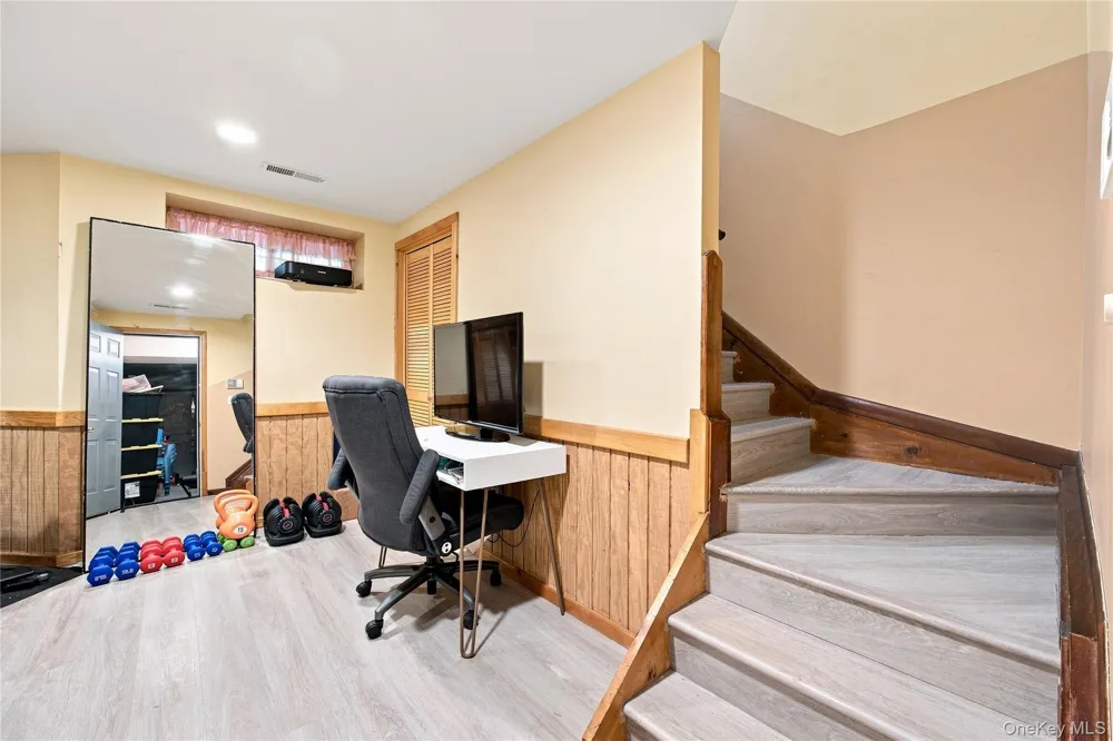 60 Eagle Ridge Way Nanuet, NY 10954