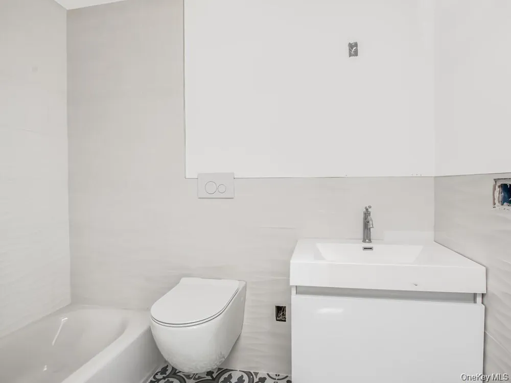 65 W 2nd Street #8 Mount Vernon, NY 10550