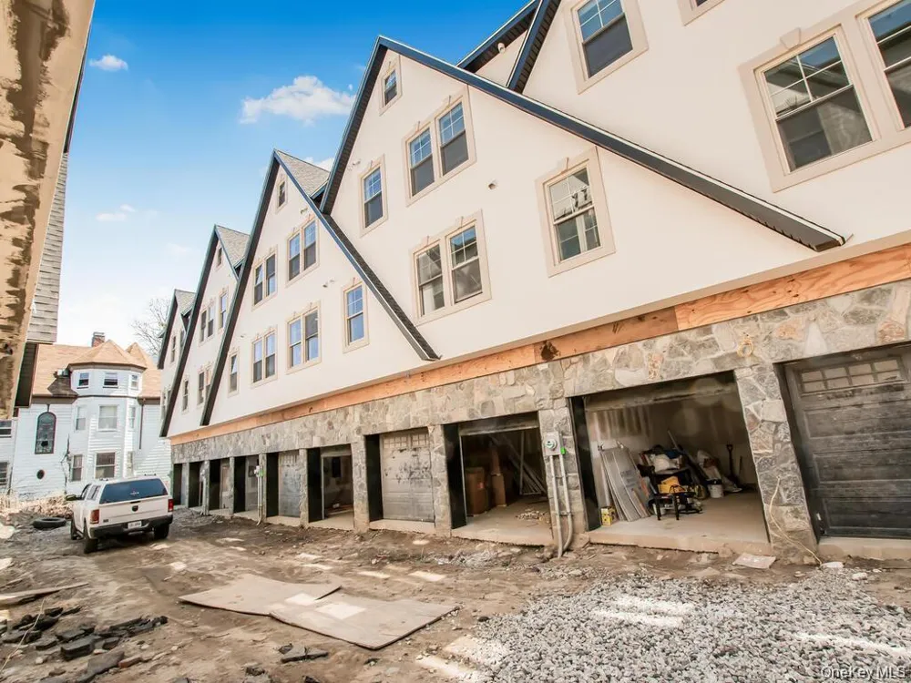 65 W 2nd Street #8 Mount Vernon, NY 10550