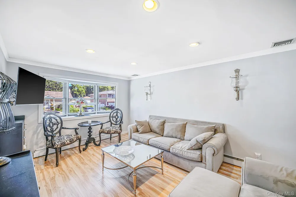 256 Deer Road Ronkonkoma, NY 11779