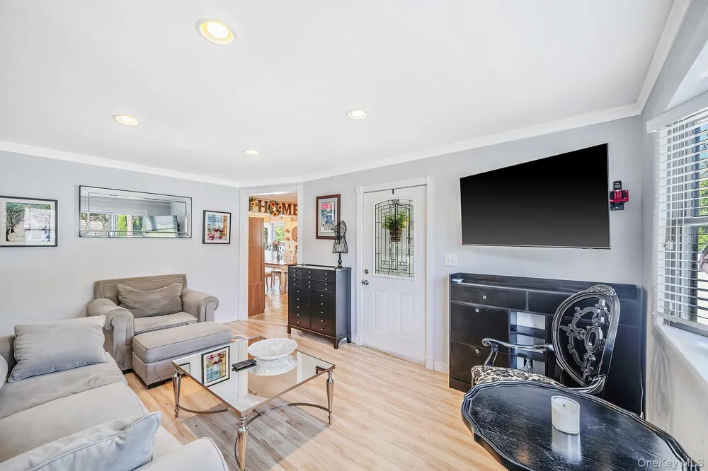 256 Deer Road Ronkonkoma, NY 11779