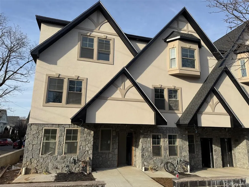 65 W 2nd Street #5 Mount Vernon, NY 10550