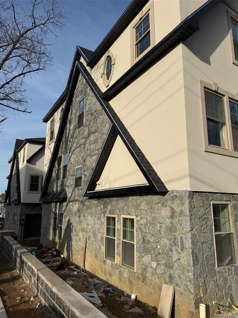65 W 2nd Street #5 Mount Vernon, NY 10550