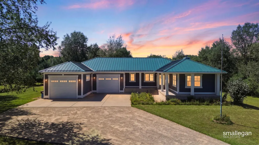 8165 Alpine Avenue NW Sparta, MI 49345