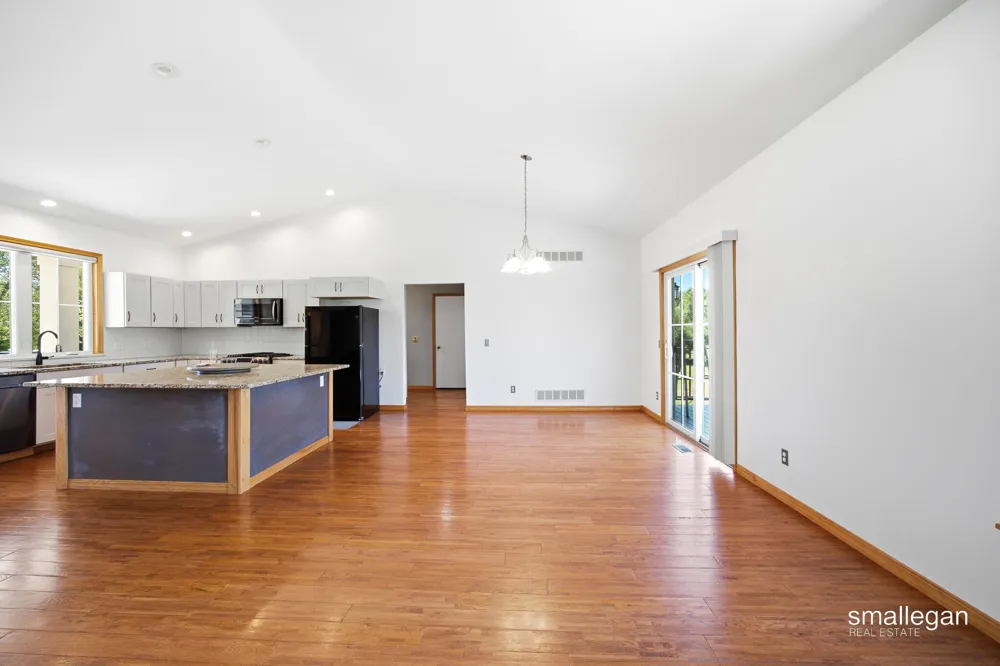 8165 Alpine Avenue NW Sparta, MI 49345