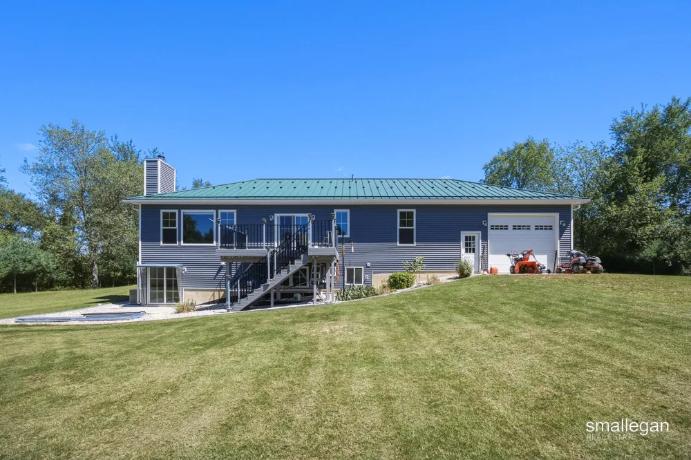 8165 Alpine Avenue NW Sparta, MI 49345