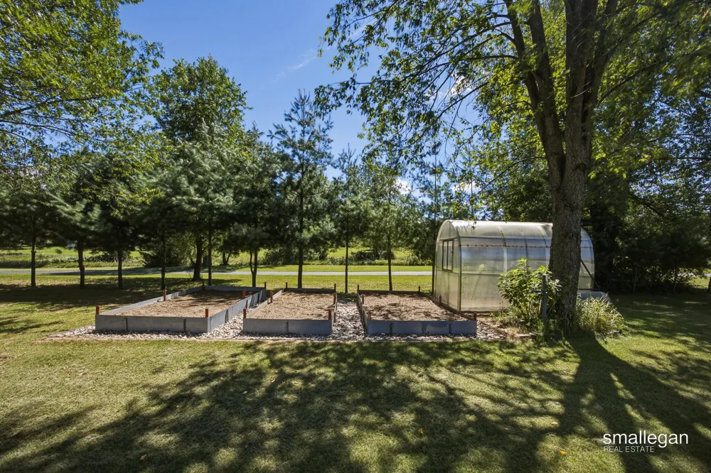 8165 Alpine Avenue NW Sparta, MI 49345
