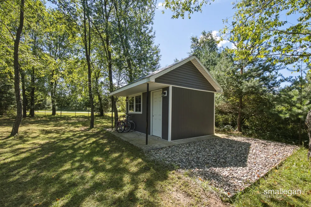 8165 Alpine Avenue NW Sparta, MI 49345
