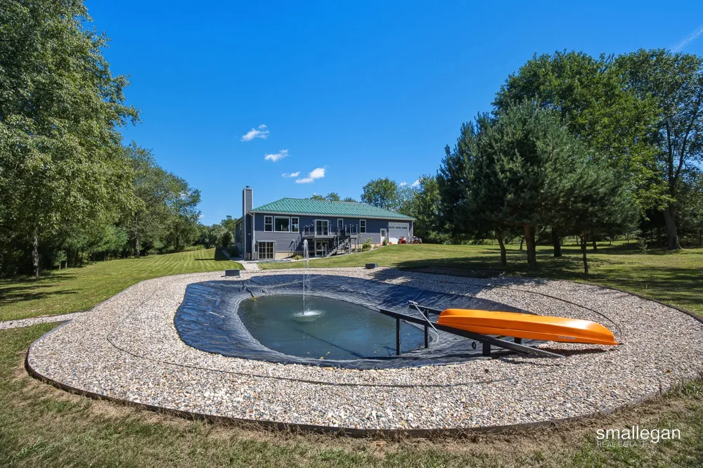 8165 Alpine Avenue NW Sparta, MI 49345