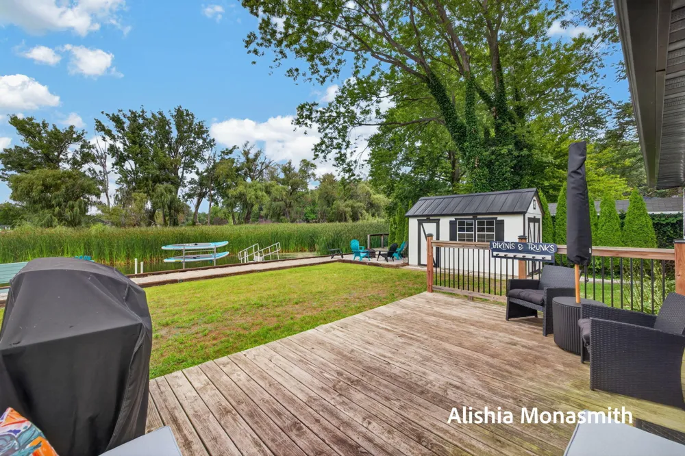 16851 Carlson Street Spring Lake, MI 49456