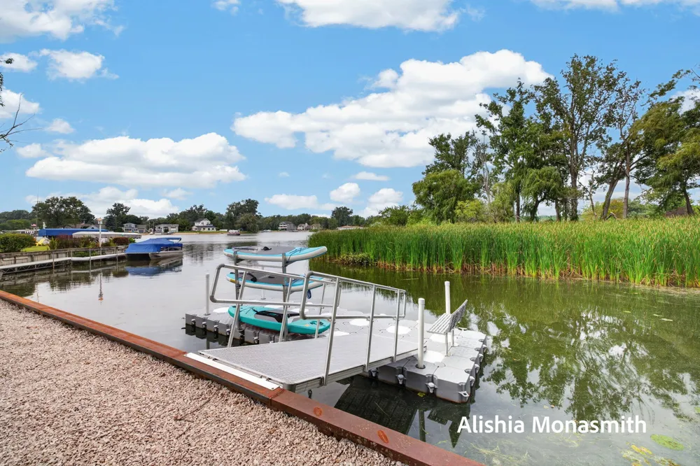 16851 Carlson Street Spring Lake, MI 49456