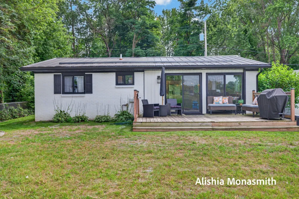 16851 Carlson Street Spring Lake, MI 49456
