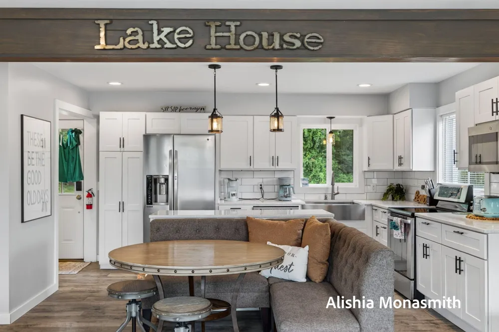 16851 Carlson Street Spring Lake, MI 49456