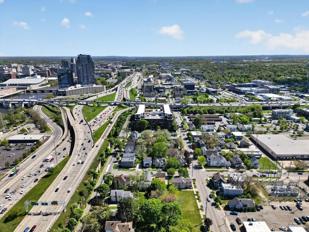 600 Broadway Avenue NW #211 Grand Rapids, MI 49504