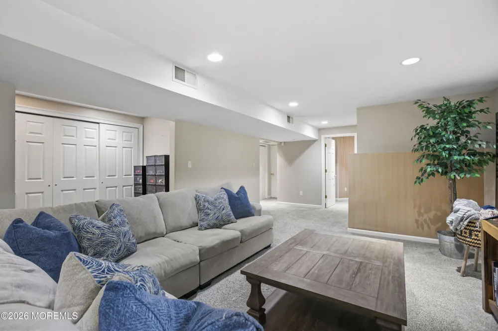 53 Cheyenne Street Tinton Falls, NJ 07712