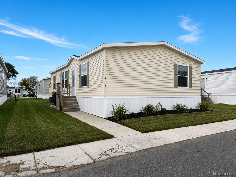 46000 Geddes #379 Canton Charter Township, MI 48188