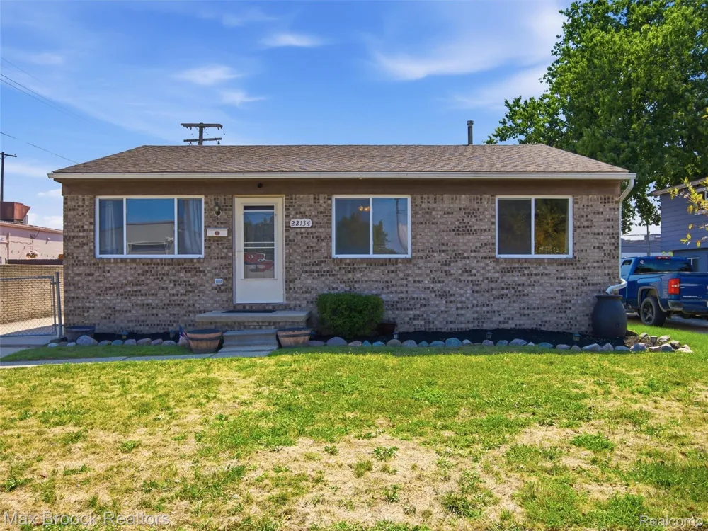 22134 Pleasant Street St Clair Shores City, MI 48080
