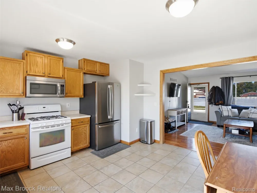22134 Pleasant Street St Clair Shores City, MI 48080